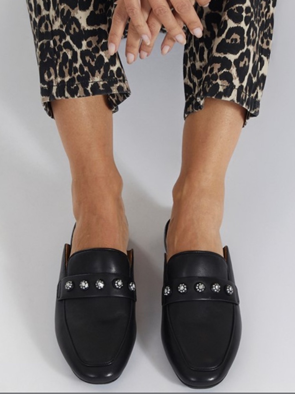 FITFLOP Delicato Crystal Cluster Soft Leather
Mules Size‎ 8
